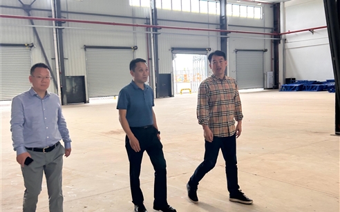BET9九州app网址源执行董事艾中华一行前往永川综合保税区实地参观学习