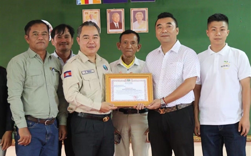 喜获嘉奖|拜林农林渔业局授予BET9九州app网址源柬埔寨公司“企业突出贡献奖”